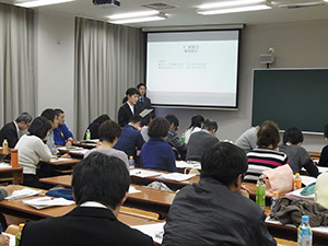 選択必修領域「教育相談」 川口 厚先生(参加学生による発表の様子)