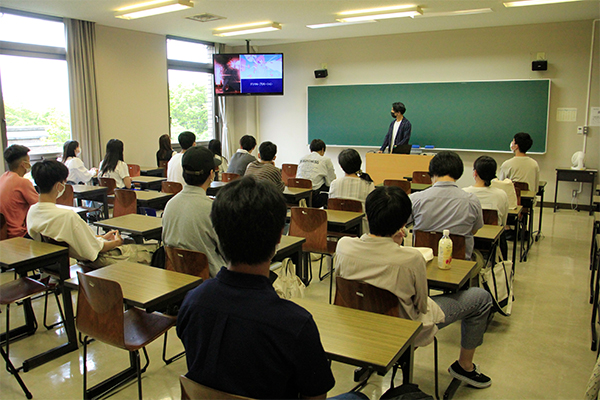 模擬授業:経営学部(和泉キャンパス)